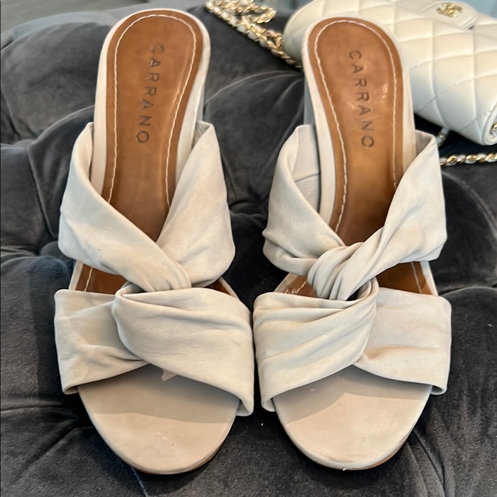Cream Leather Mules with Decorative Bow